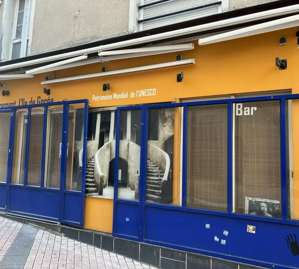 Façade du bar l'Ile de Gorée à Angers