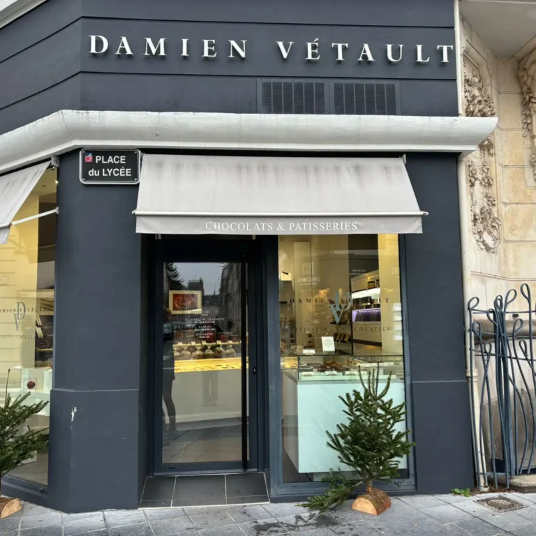 Façade de la chocolaterie de Damien Vétault à Angers