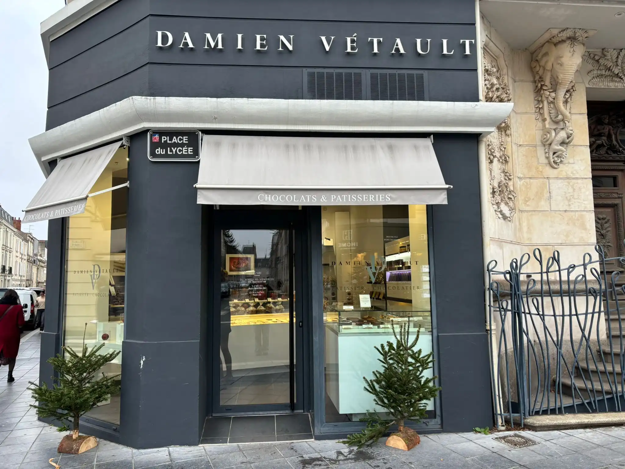 Façade de la chocolaterie de Damien Vétault à Angers