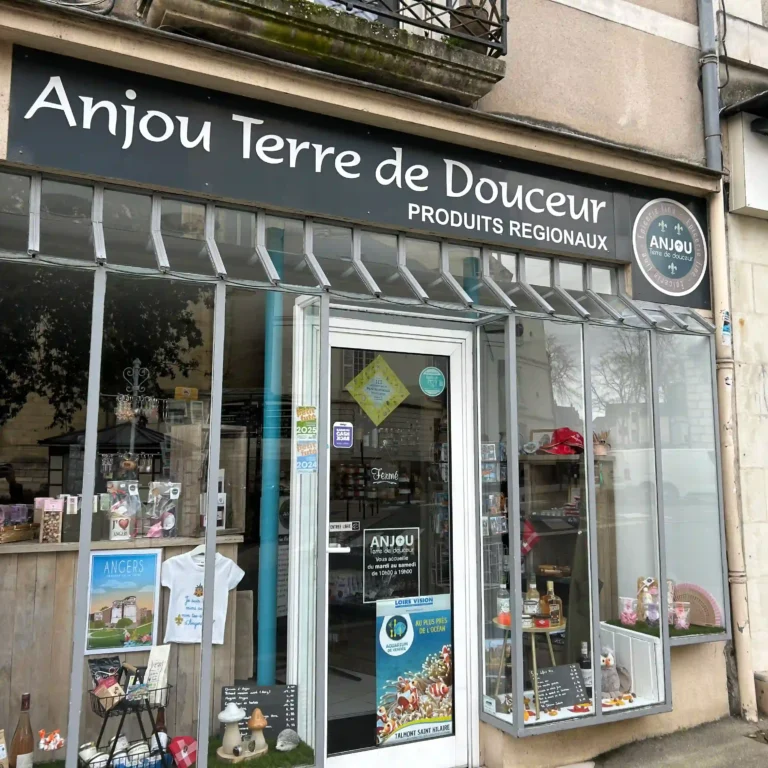 Façade de l'épicerie Anjou Terre de Douceur à Angers