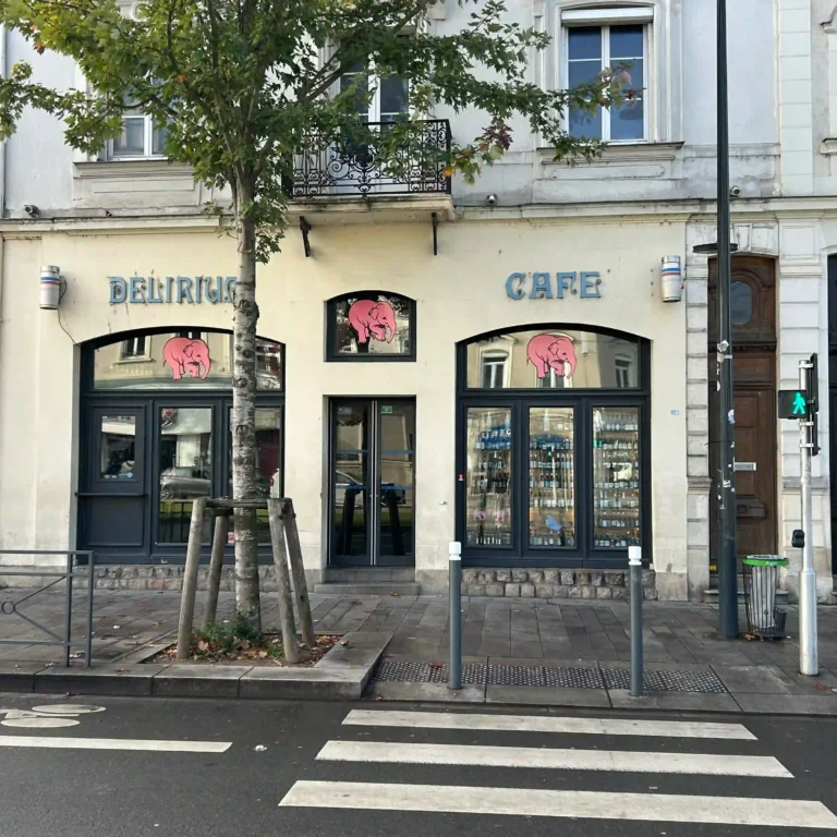 Façade du bar Délirium Café à Angers