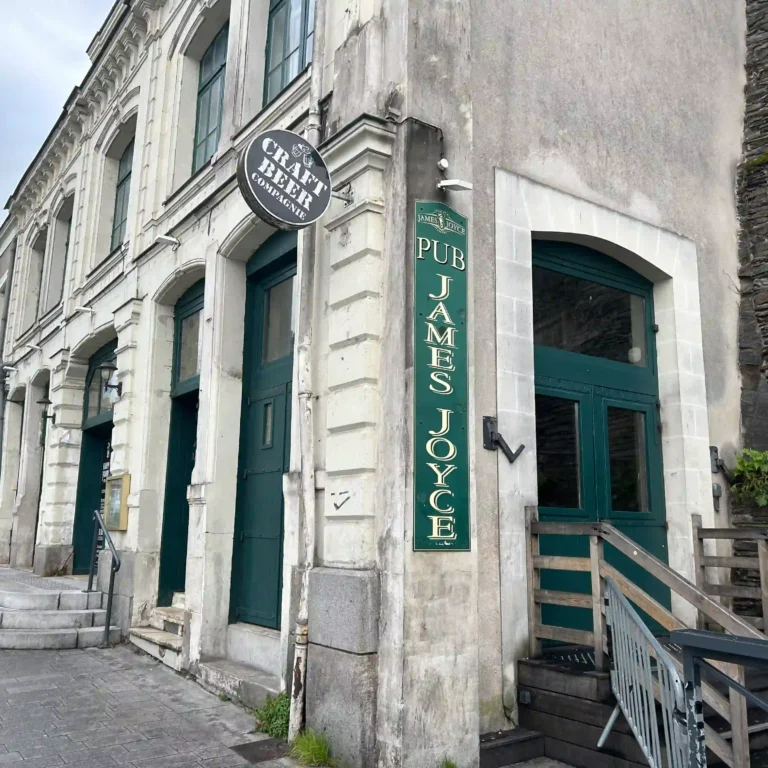 Façade du bar le James Joyces à Angers