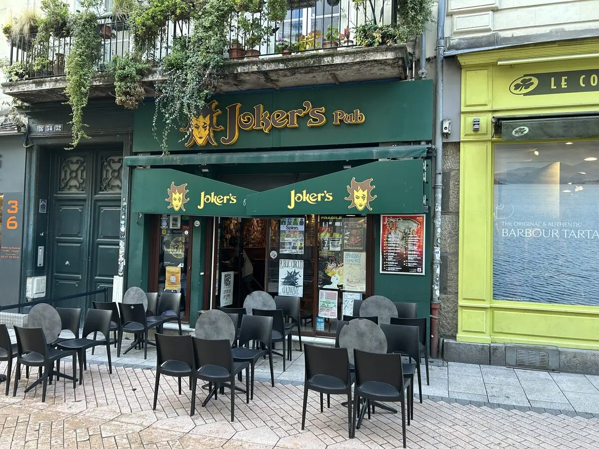 Façade bar Jokers Pub à Angers