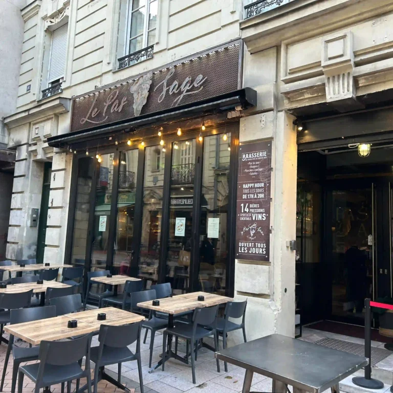 Façade du bar Le Pas Sage à Angers