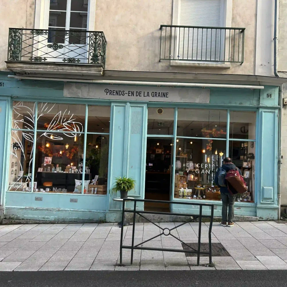 Façade de l'épicerie Prends en de la Graine à Angers