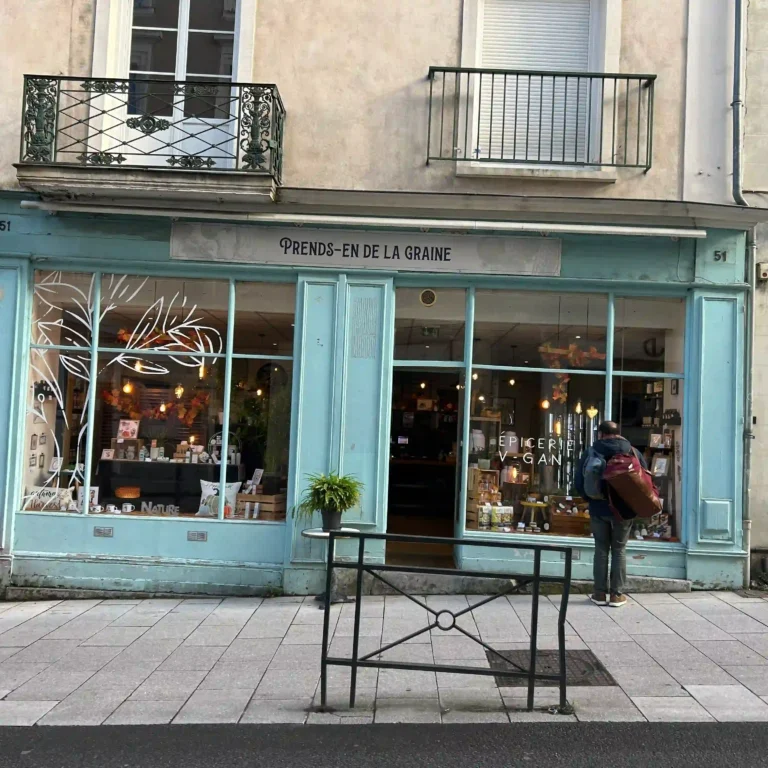 Façade de l'épicerie Prends en de la Graine à Angers