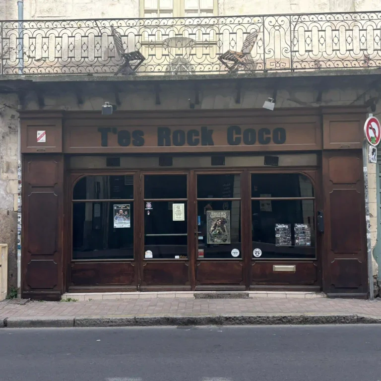 Façade du bar t'es rock coco à Angers