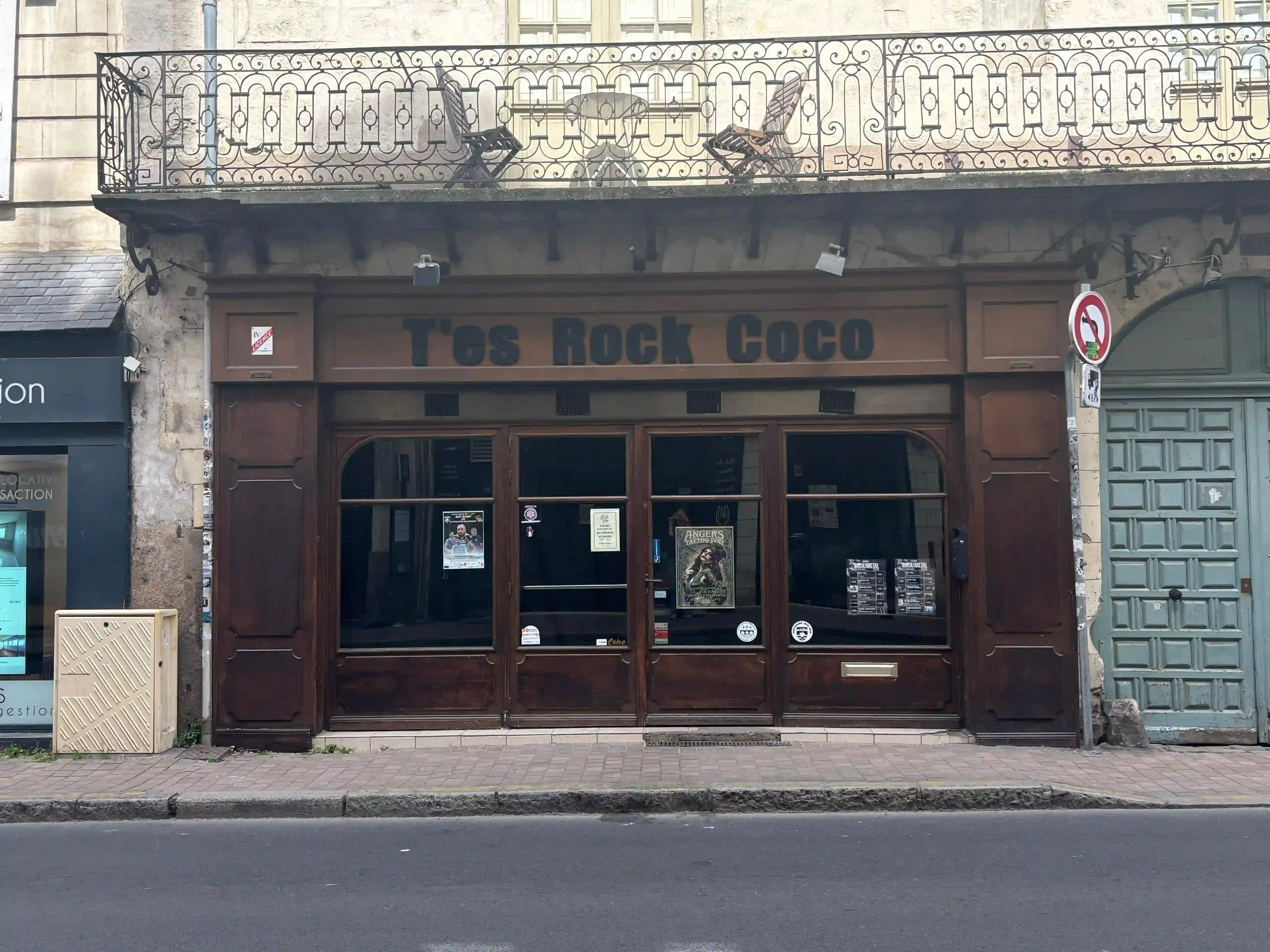 Façade du bar t'es rock coco à Angers