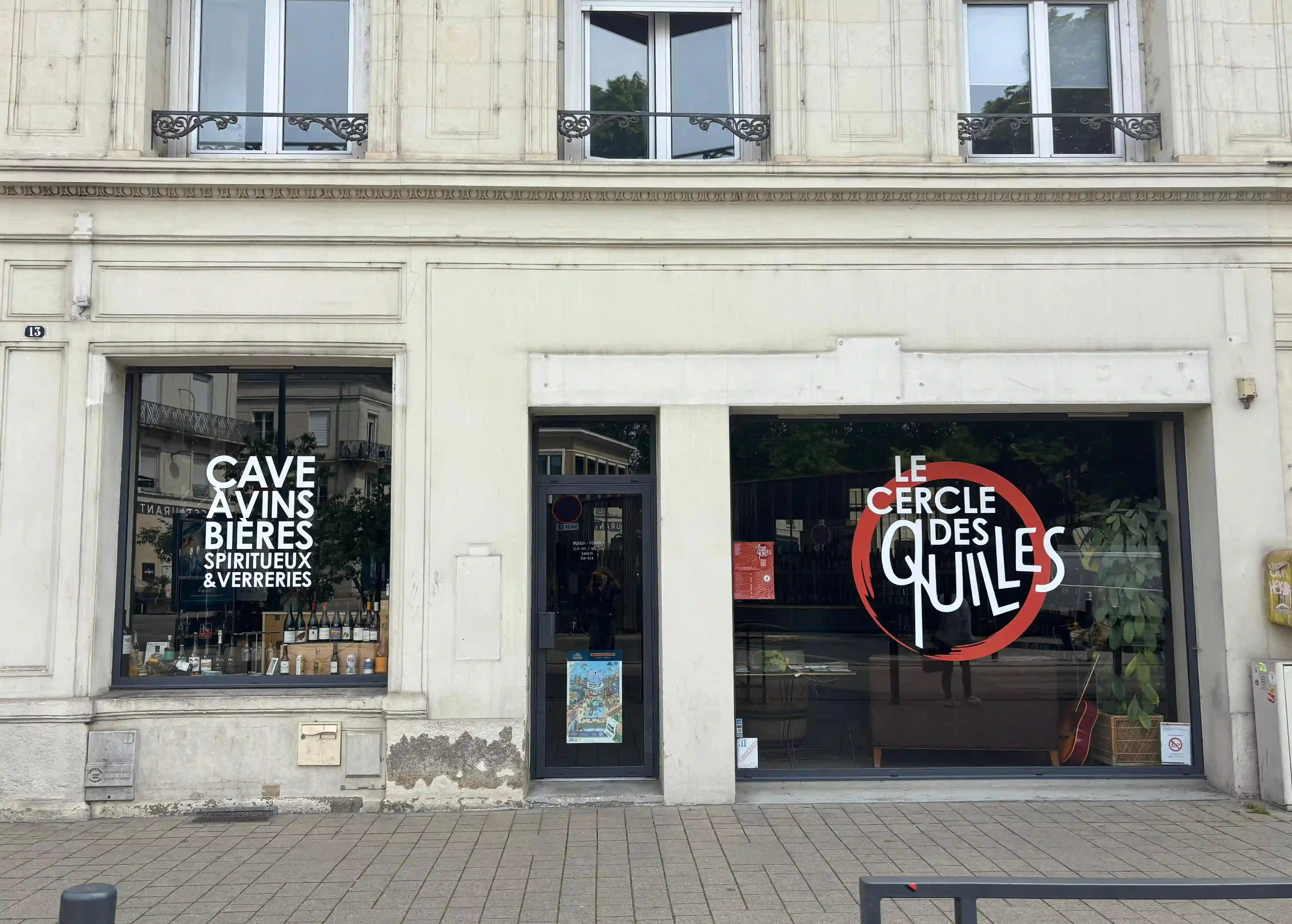 Façade de la cave le cercle des quilles à Angers