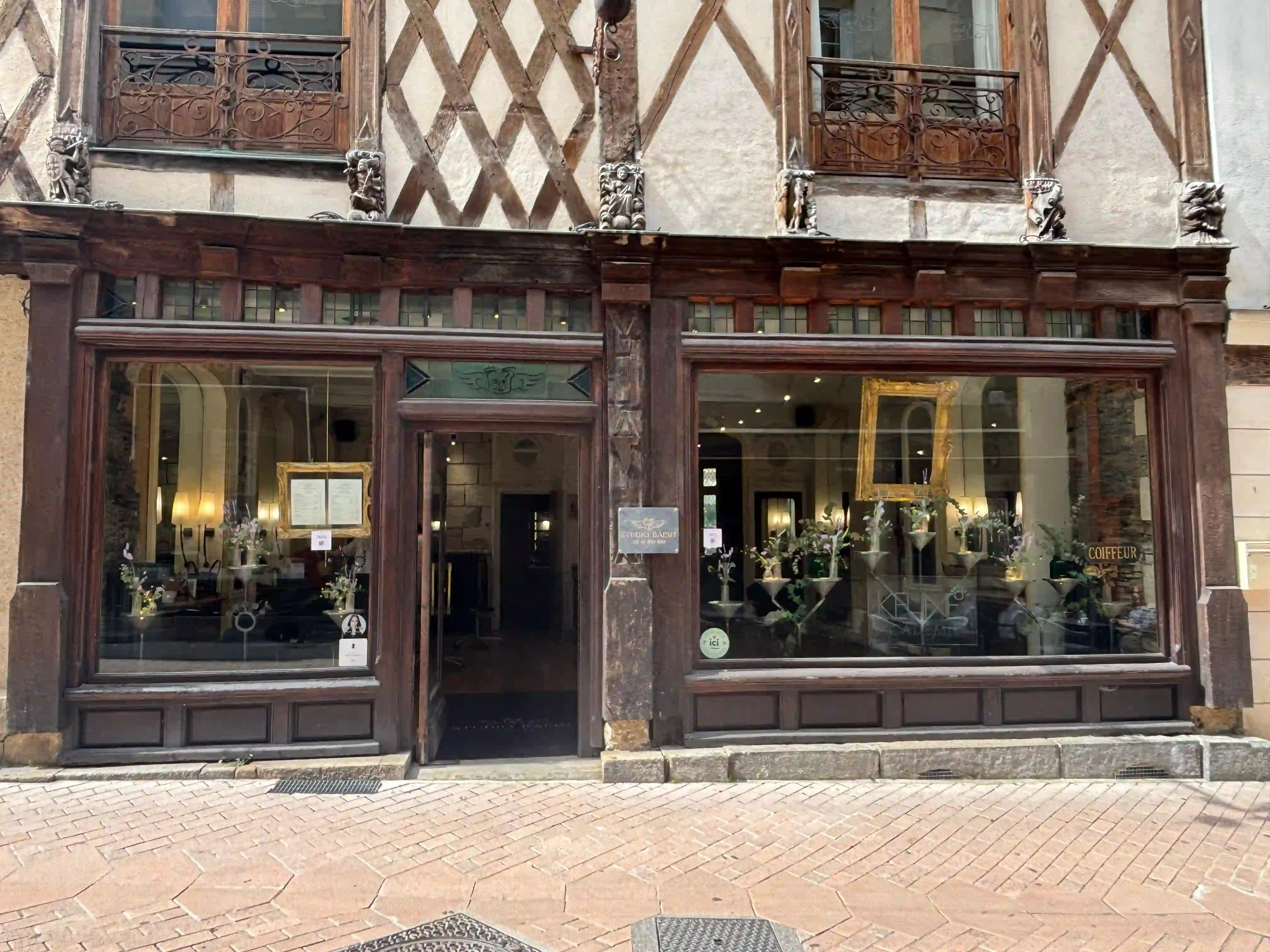 Façade du coiffeur Studio Baert à Angers