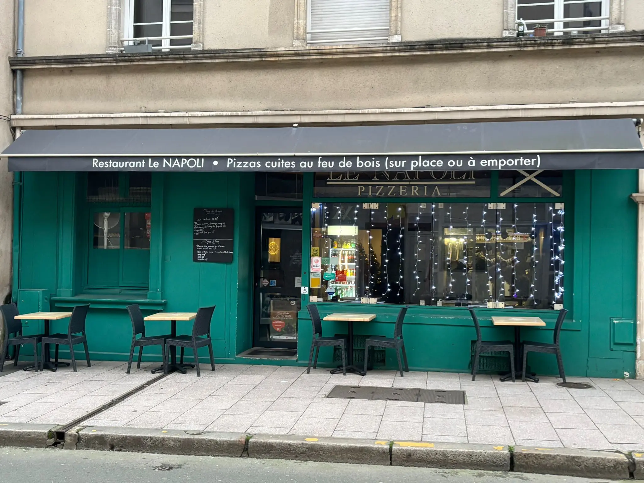 Façade du restaurant Le Napoli à Angers